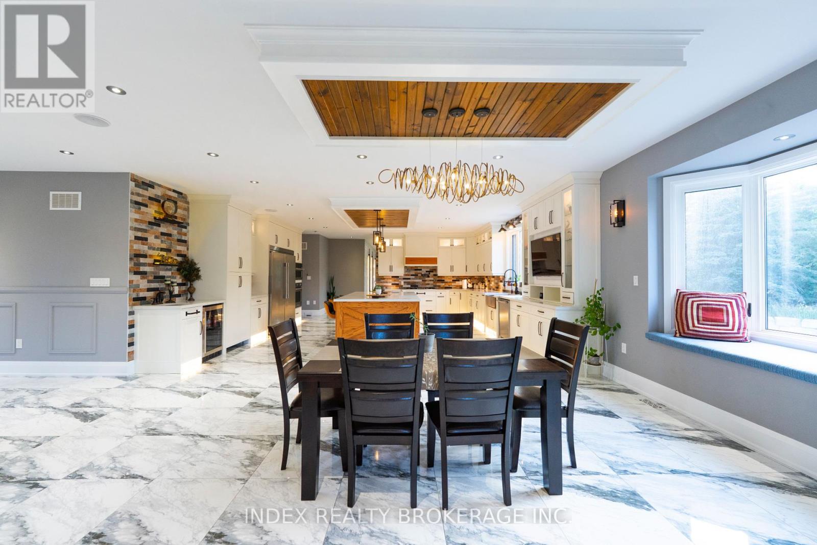 Photo 5 of 20 Glassford Court, Caledon ON