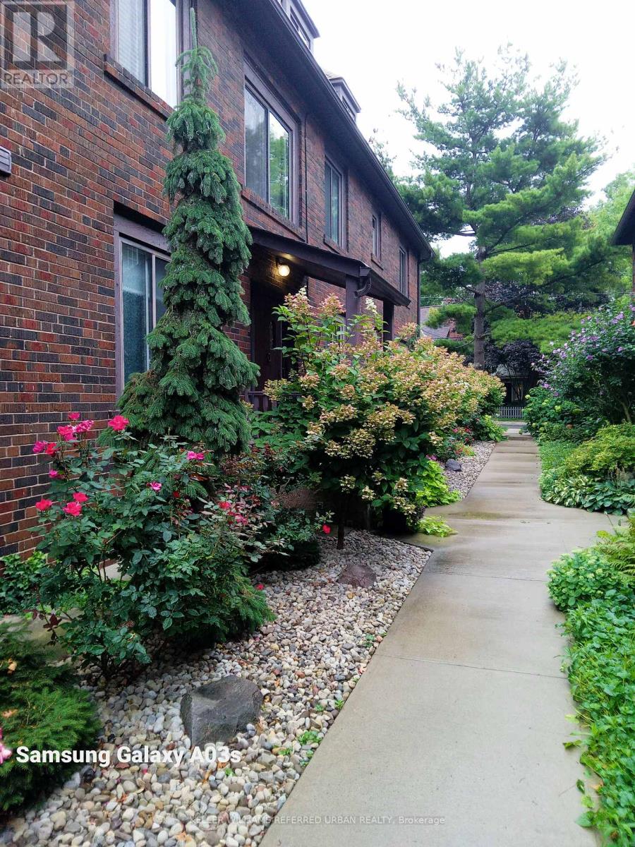 Photo 3 of 4 514 Riverside Drive, Toronto ON