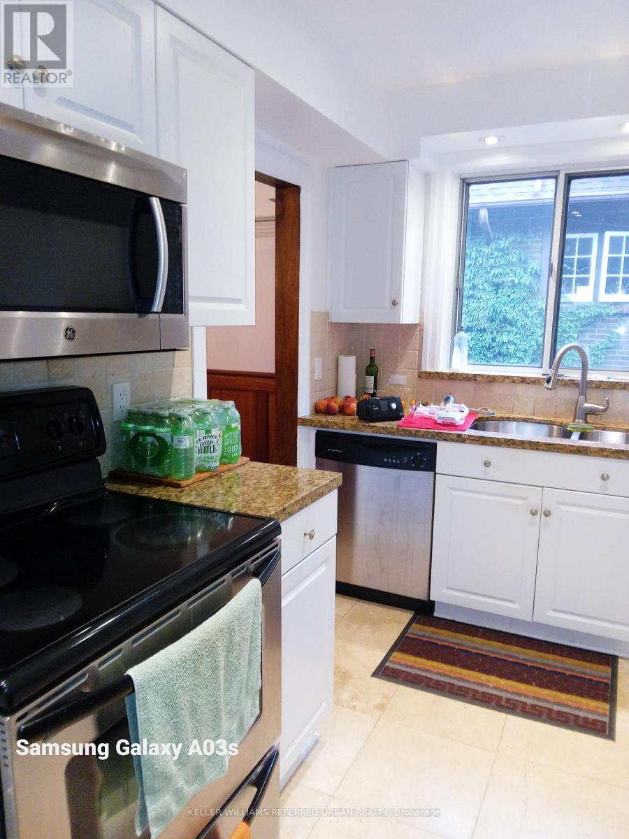 Photo 8 of 4 514 Riverside Drive, Toronto ON