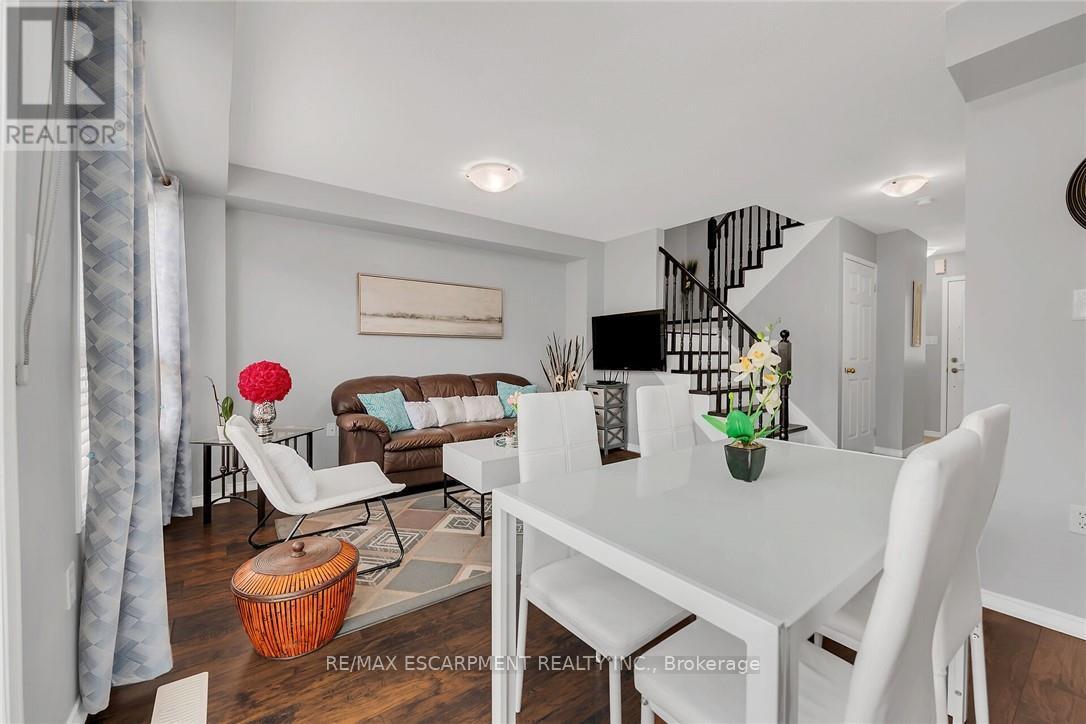 Photo 18 of 68 Powell Drive, Hamilton ON