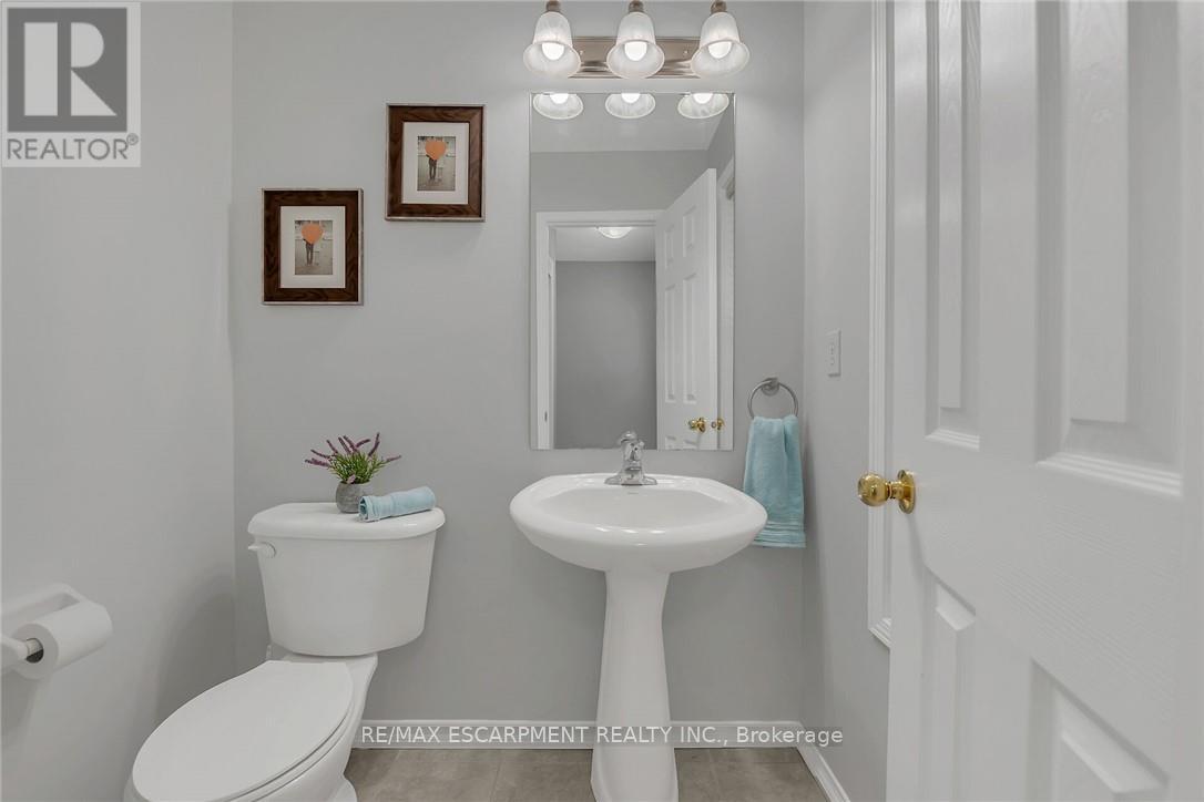 Photo 29 of 68 Powell Drive, Hamilton ON