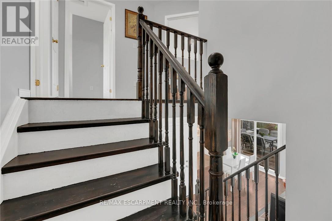 Photo 32 of 68 Powell Drive, Hamilton ON