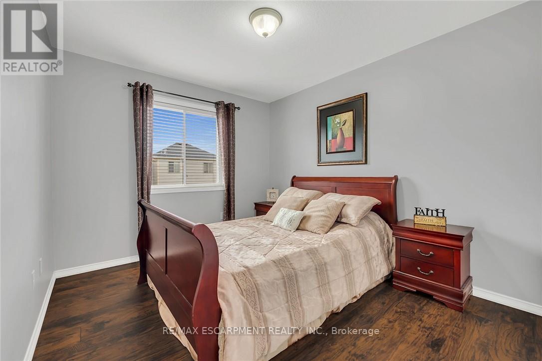 Photo 35 of 68 Powell Drive, Hamilton ON