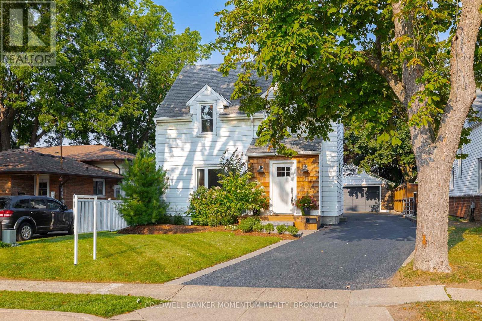 Photo 1 of 21 Carleton Street S, Thorold ON