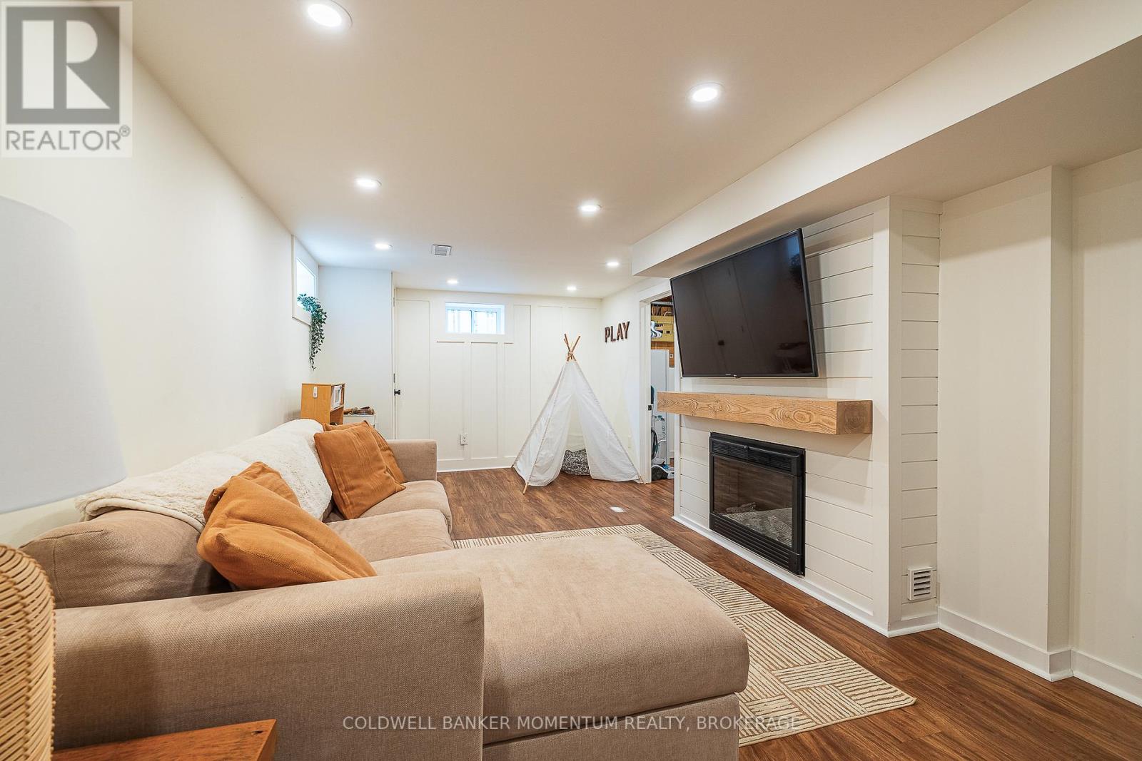 Photo 26 of 21 Carleton Street S, Thorold ON