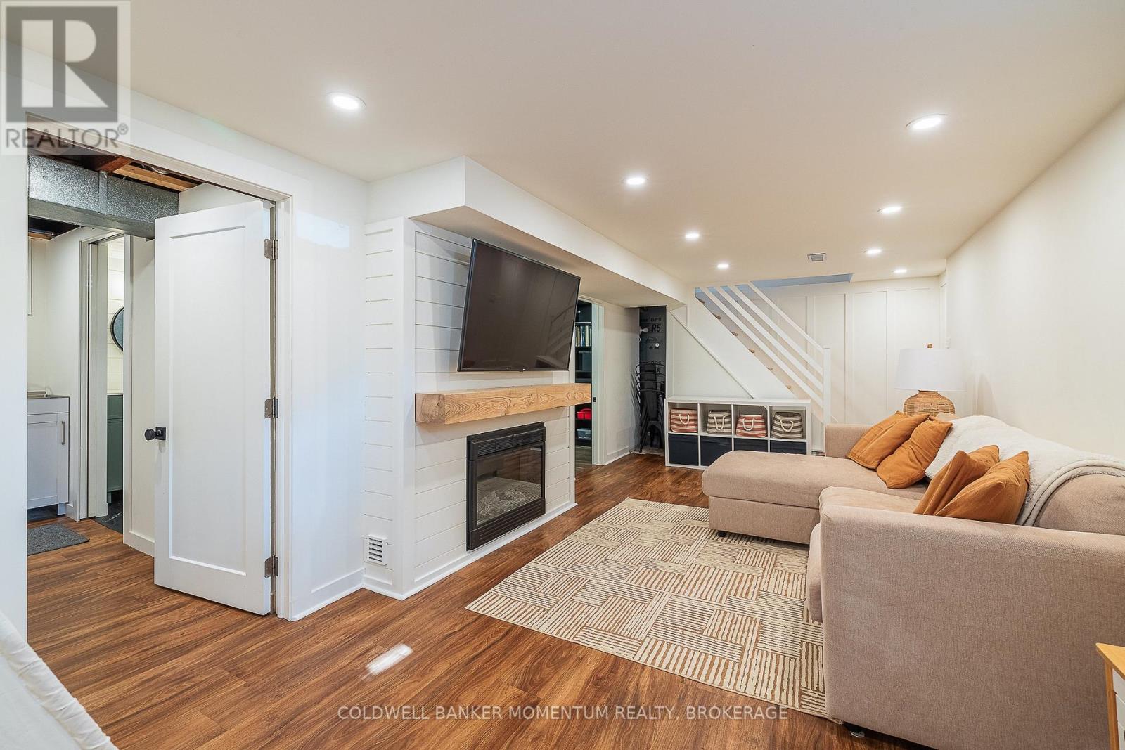 Photo 28 of 21 Carleton Street S, Thorold ON
