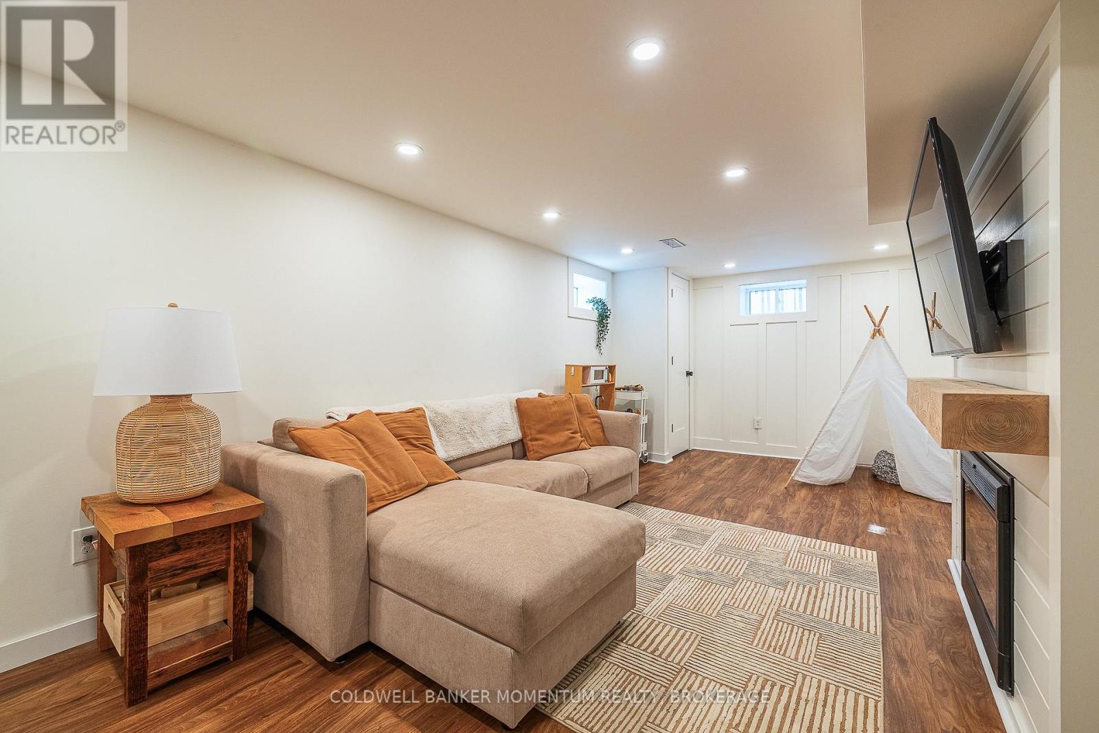 Photo 27 of 21 Carleton Street S, Thorold ON