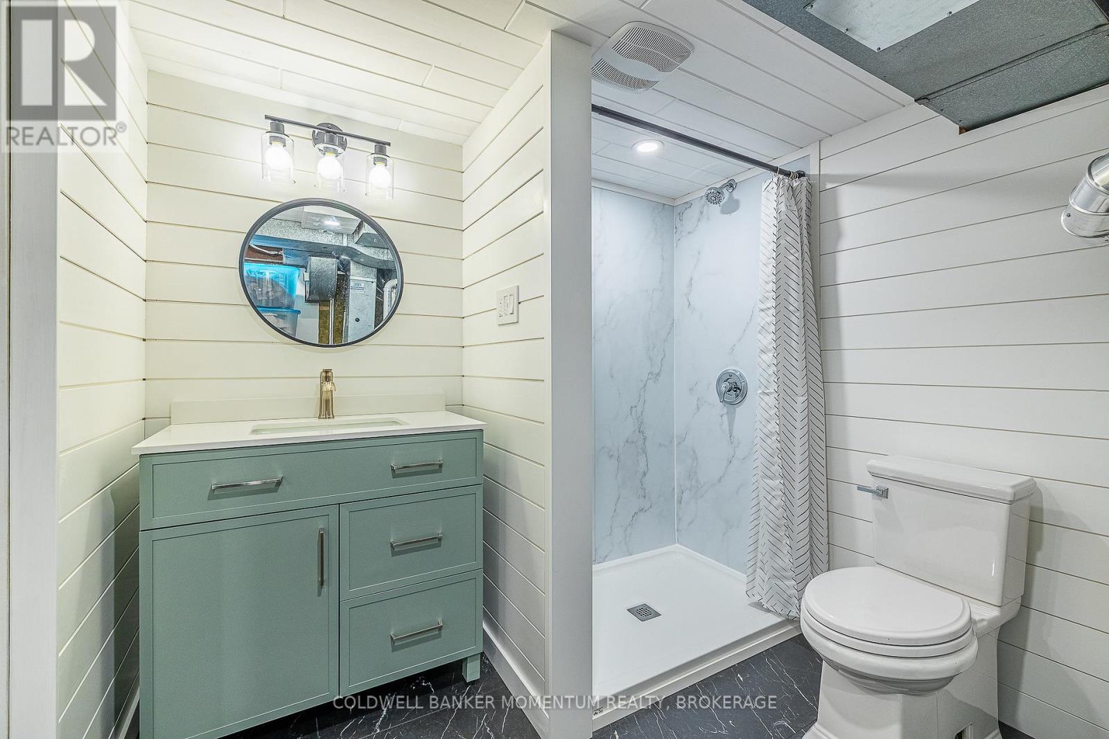 Photo 31 of 21 Carleton Street S, Thorold ON