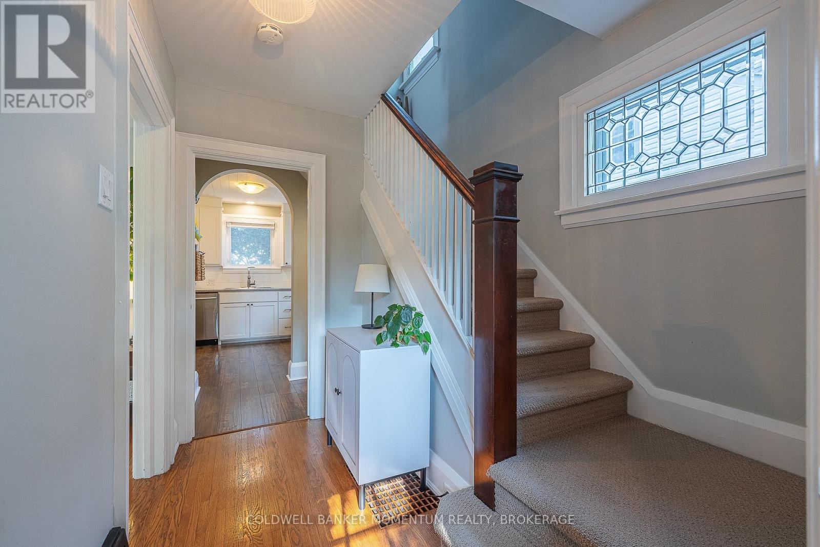 Photo 3 of 21 Carleton Street S, Thorold ON