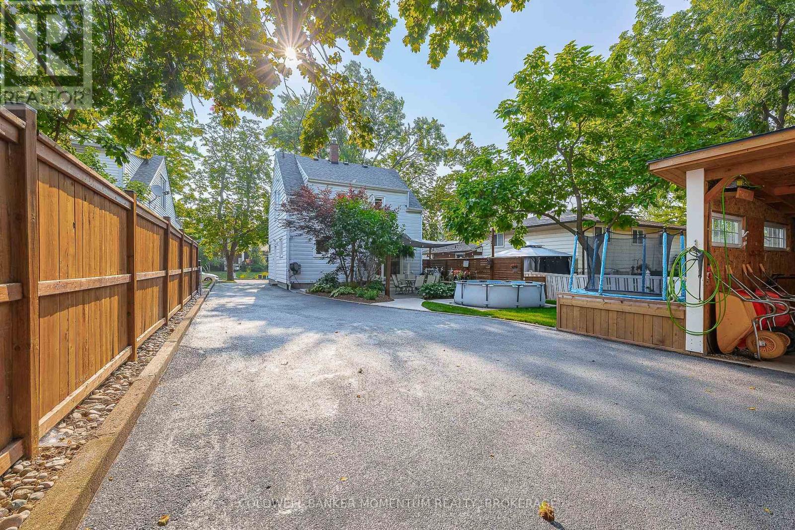 Photo 38 of 21 Carleton Street S, Thorold ON