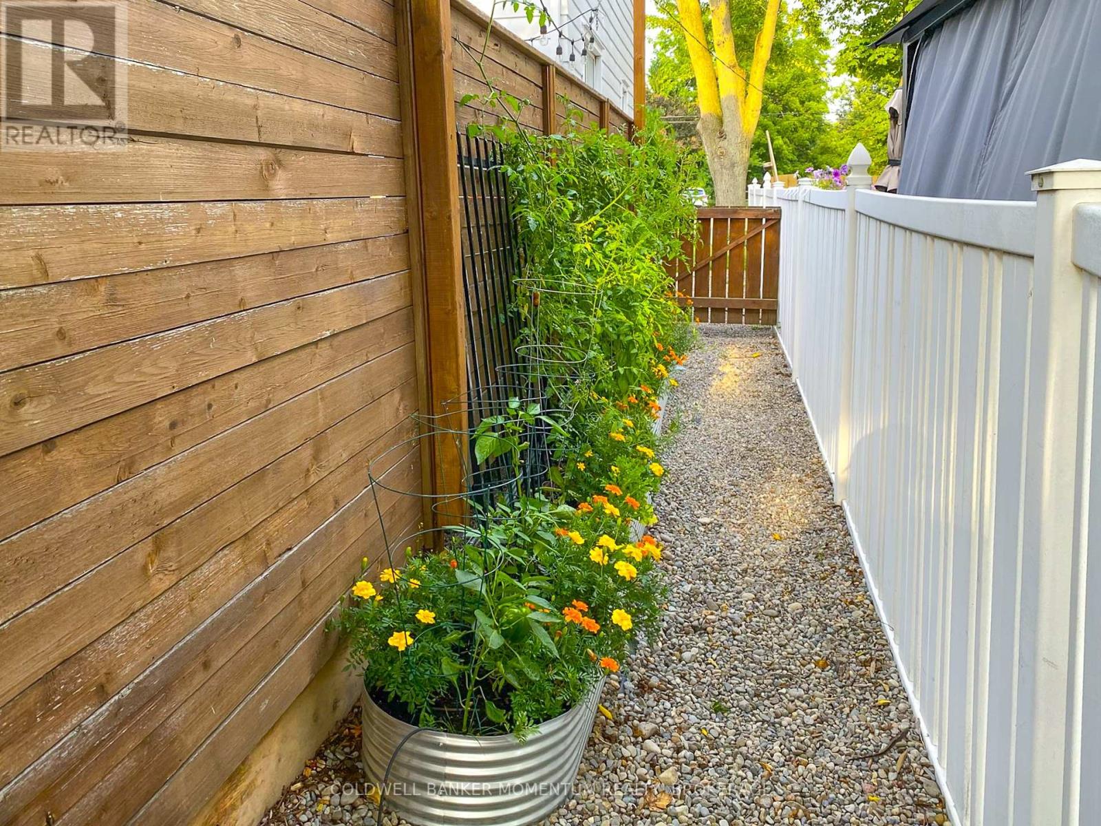 Photo 42 of 21 Carleton Street S, Thorold ON