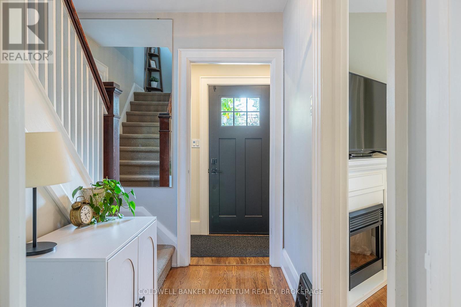 Photo 5 of 21 Carleton Street S, Thorold ON