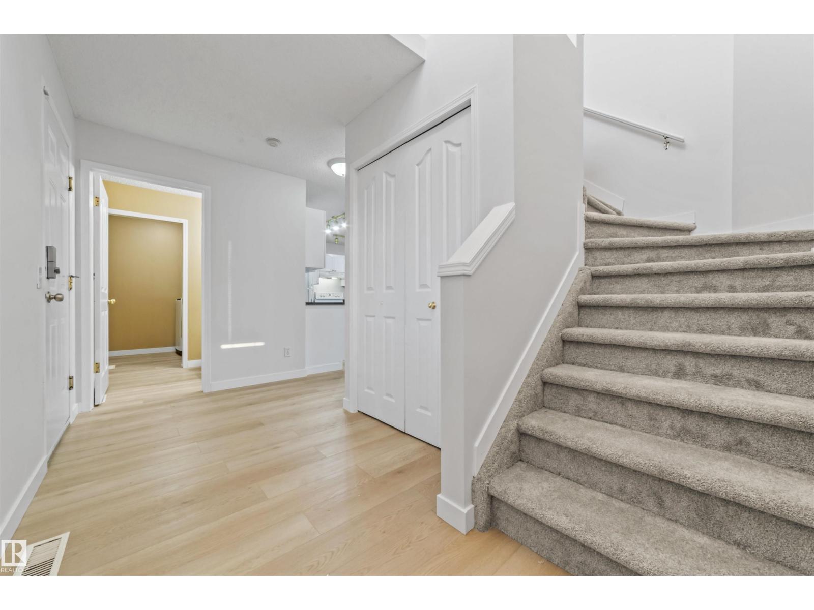 Photo 11 of 3231 30 Ave Nw Nw, Edmonton AB