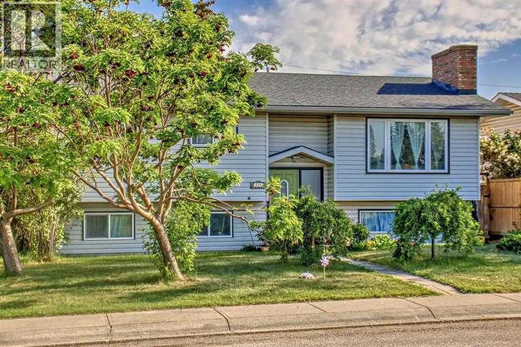 Single Family House Bi-level for Sale in  Manora Drive NE Marlborough Park Calgary 