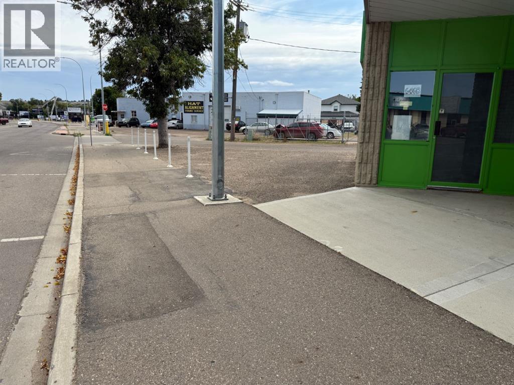 Photo 11 of B 646 South Railway Street Se, Medicine Hat AB