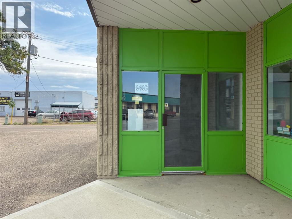 Photo 9 of B 646 South Railway Street Se, Medicine Hat AB