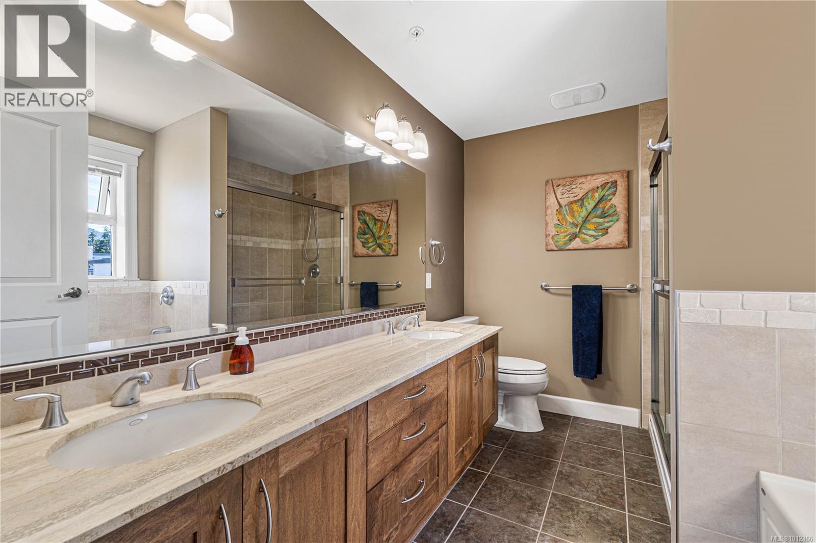 Photo 14 of 401 225 Rosehill St, Nanaimo BC