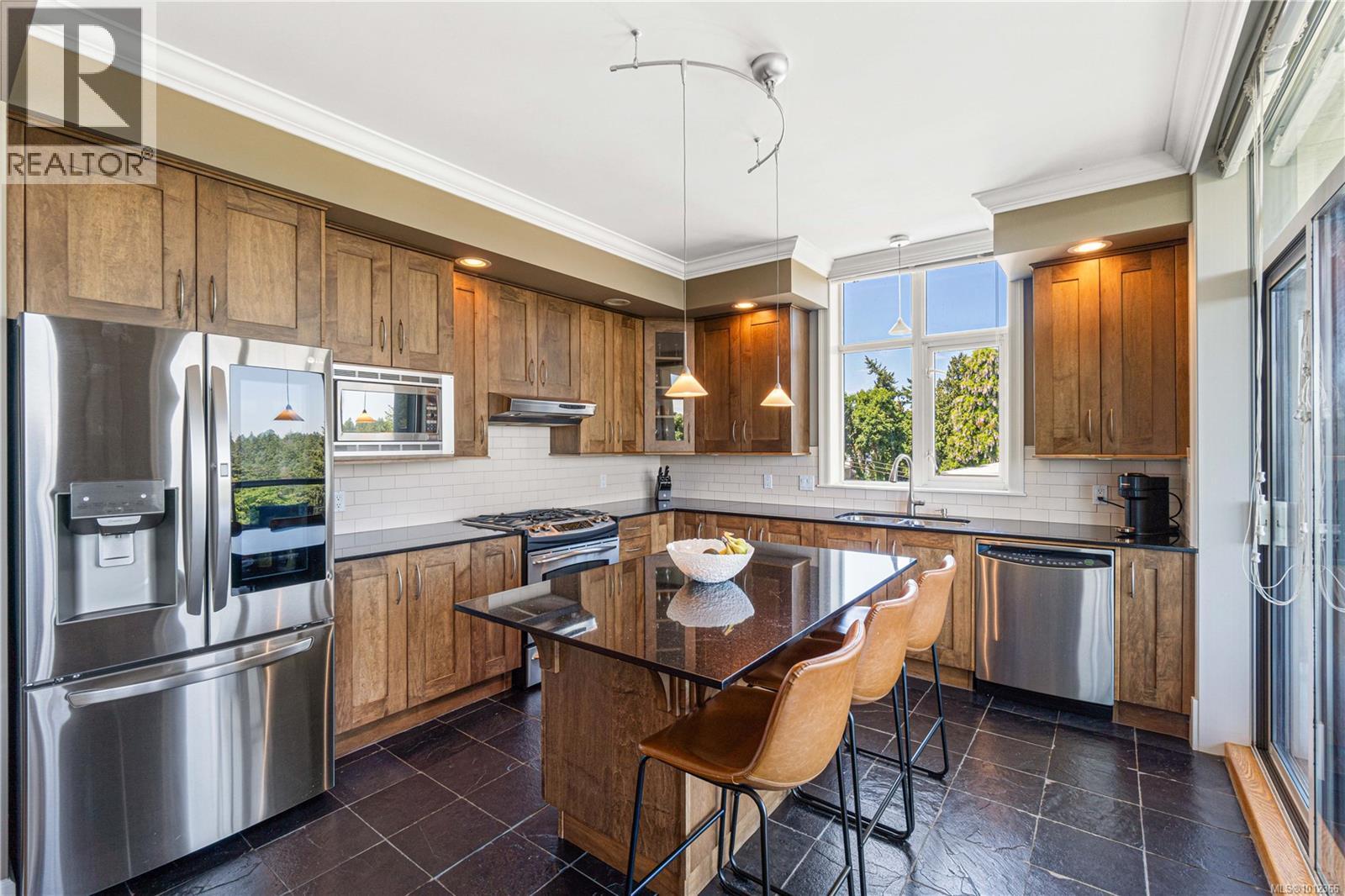 Photo 23 of 401 225 Rosehill St, Nanaimo BC