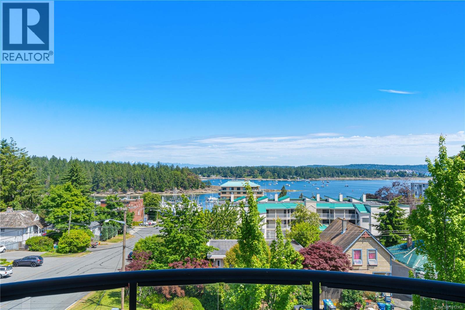 Photo 3 of 401 225 Rosehill St, Nanaimo BC