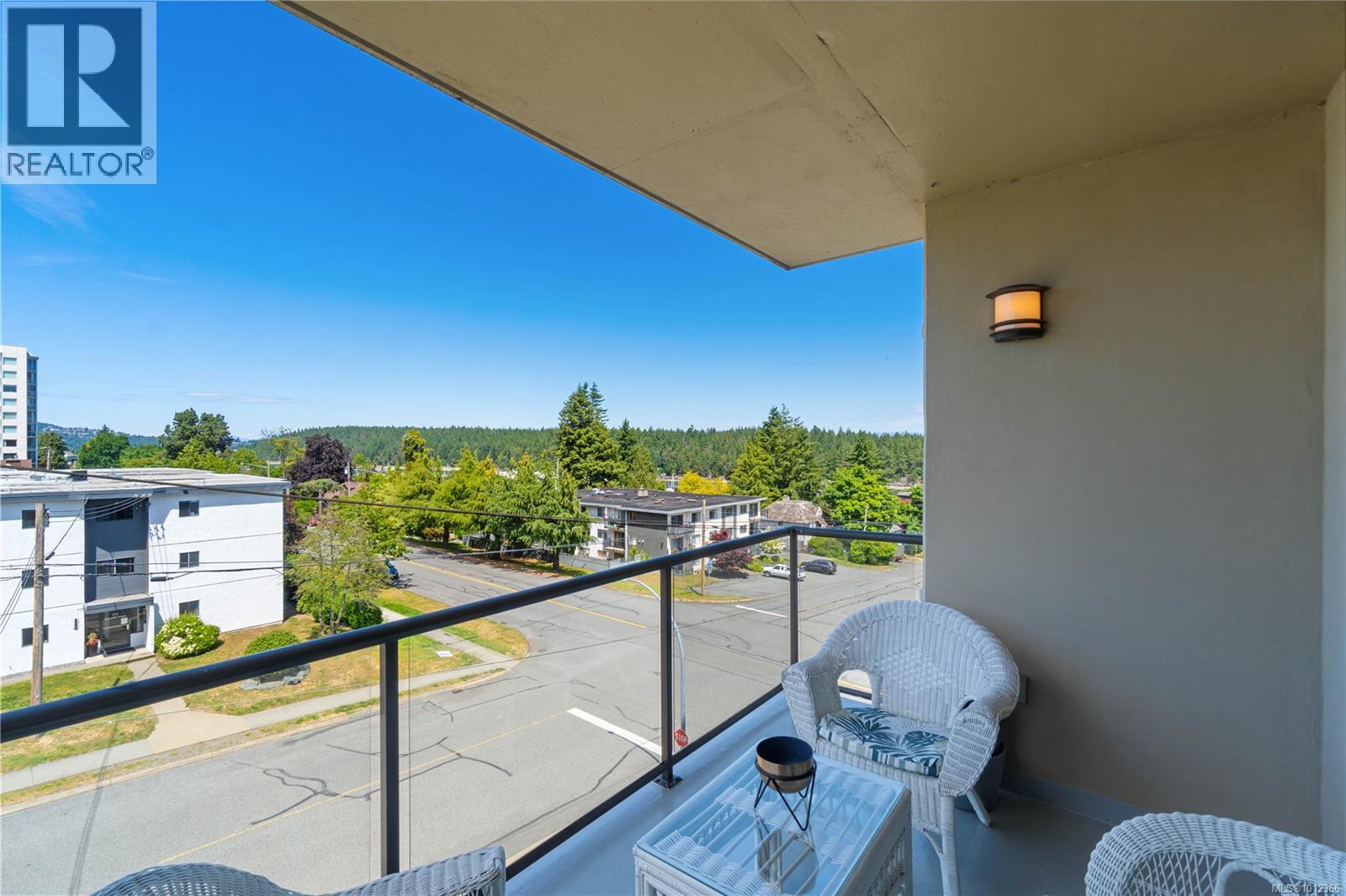 Photo 32 of 401 225 Rosehill St, Nanaimo BC