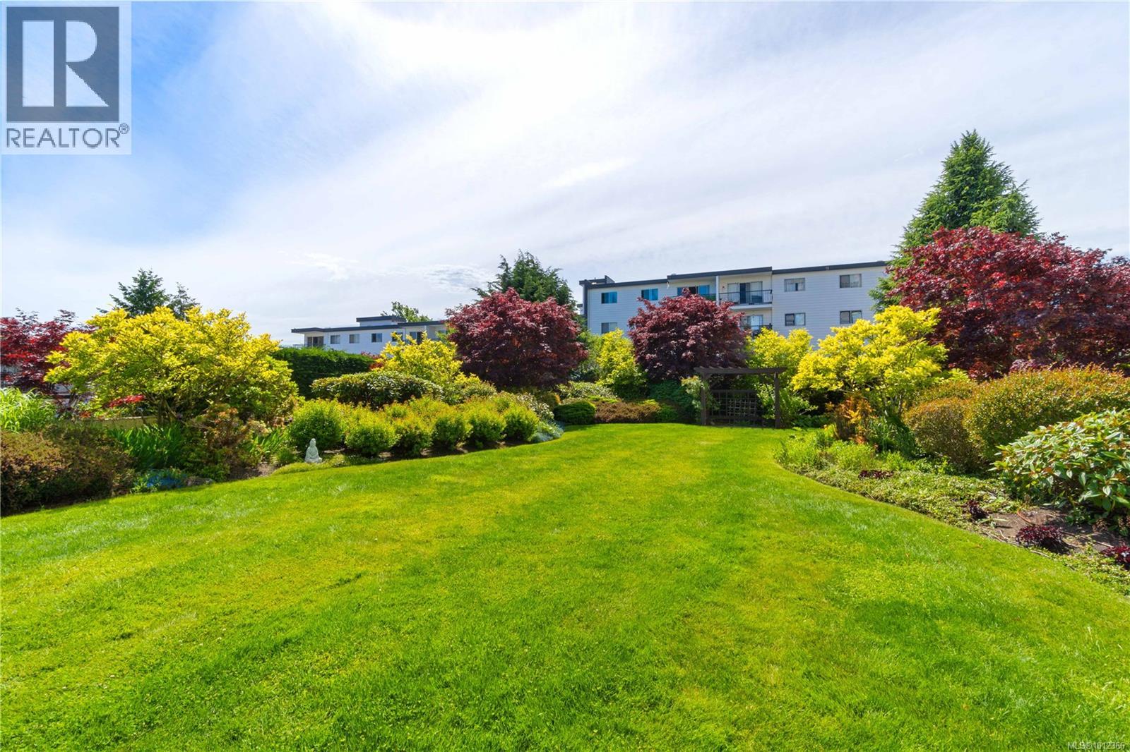 Photo 52 of 401 225 Rosehill St, Nanaimo BC