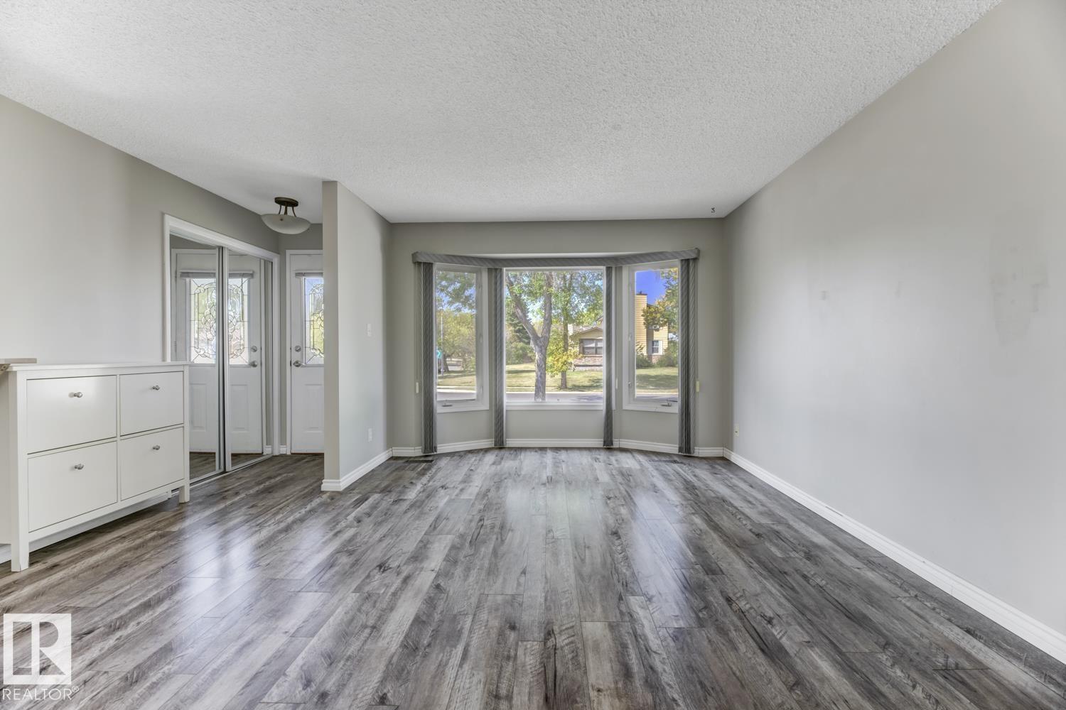 Photo 11 of 44 Attwood Dr, St Albert AB