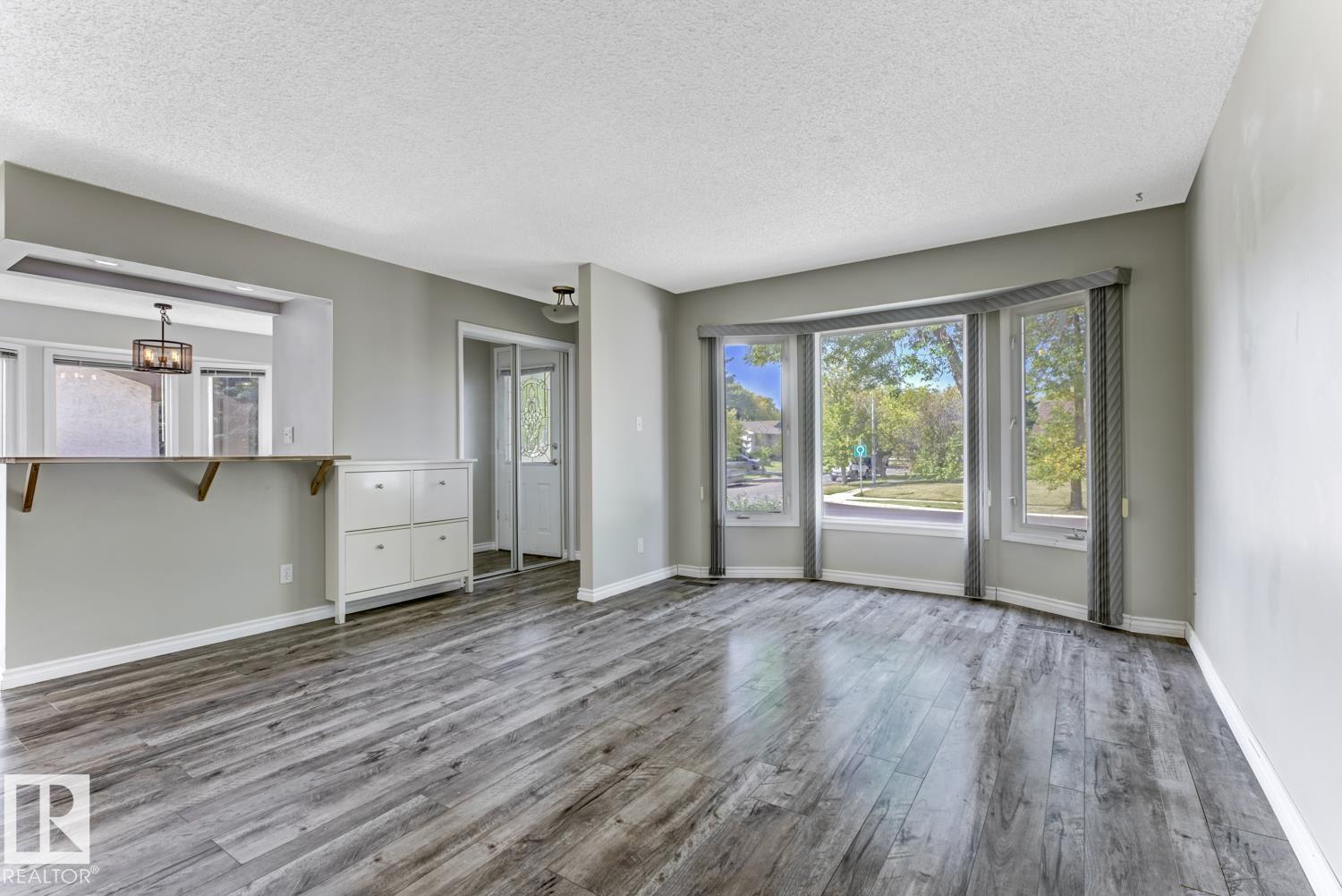 Photo 13 of 44 Attwood Dr, St Albert AB