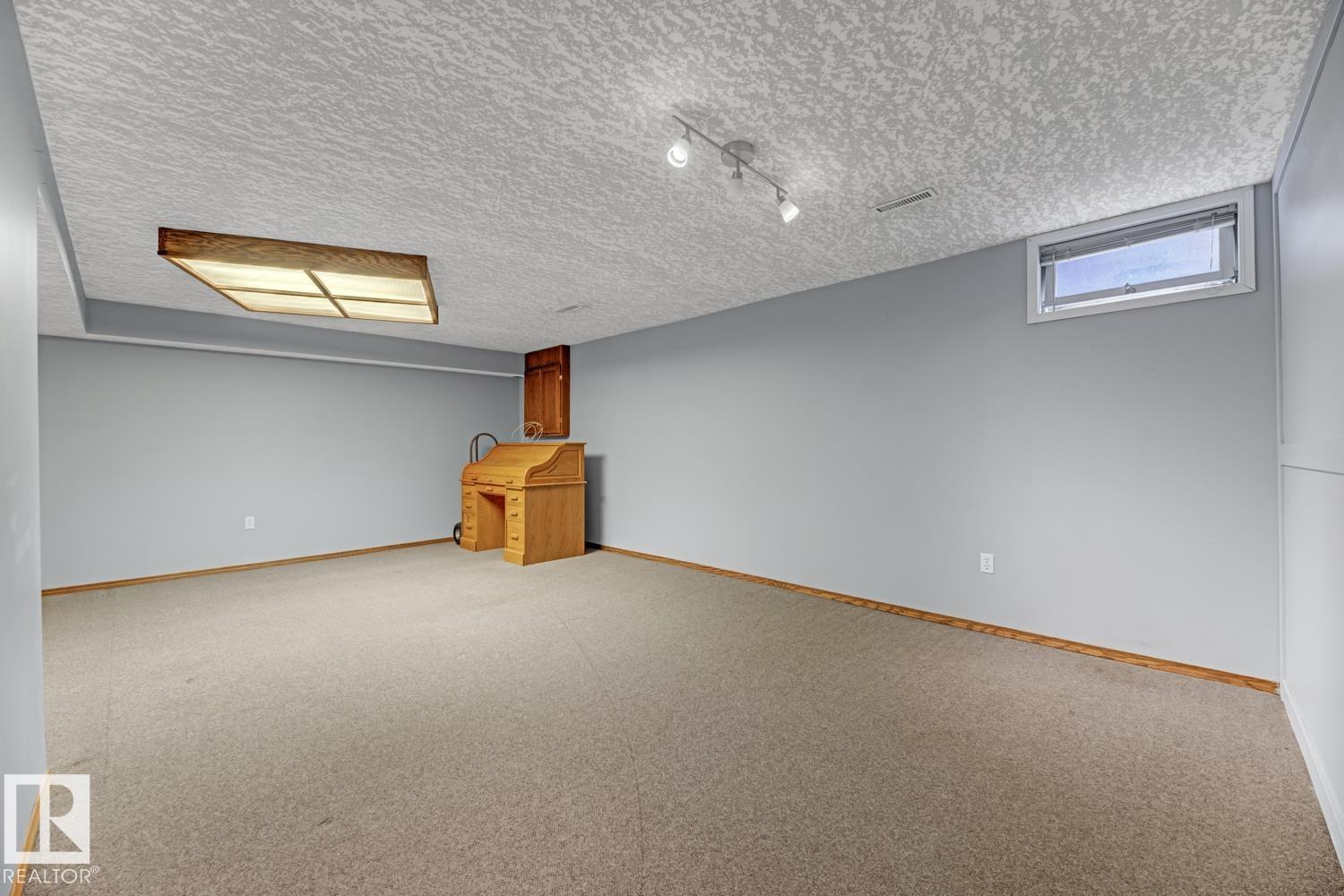 Photo 27 of 44 Attwood Dr, St Albert AB