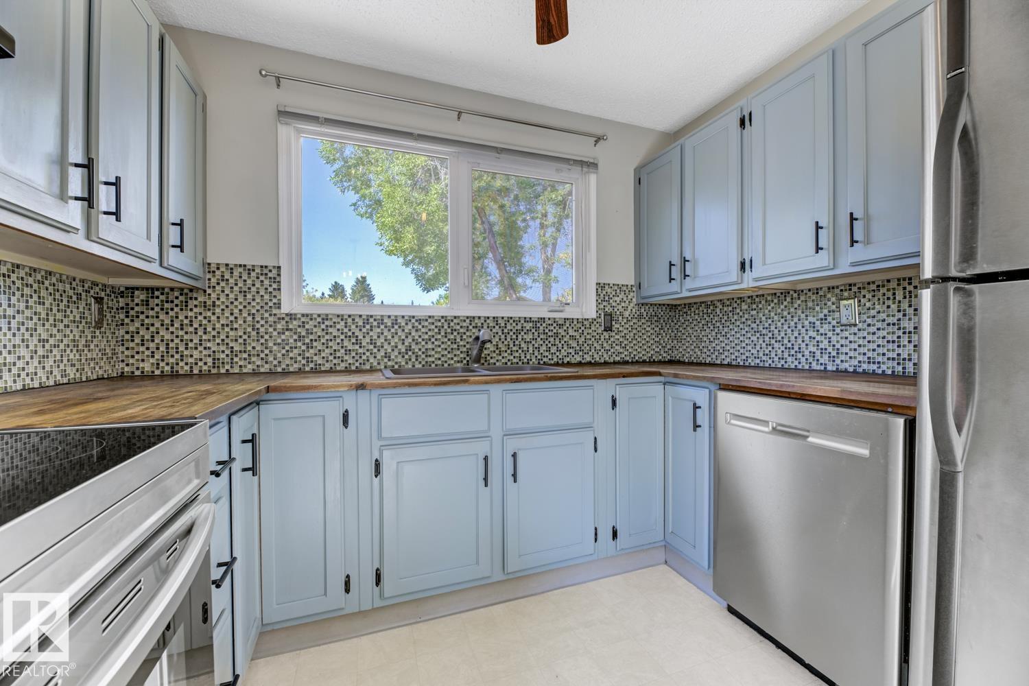 Photo 3 of 44 Attwood Dr, St Albert AB