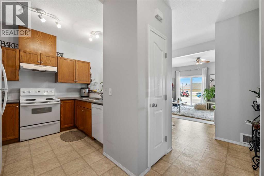 Photo 14 of 702 720 Willowbrook Road Nw, Airdrie AB