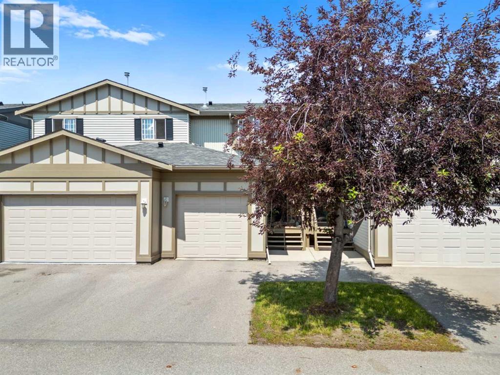 Photo 2 of 702 720 Willowbrook Road Nw, Airdrie AB