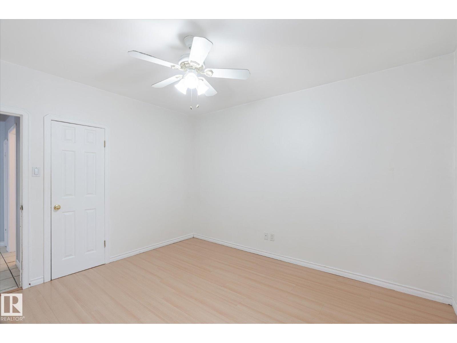 Photo 10 of 11615 71 St Nw, Edmonton AB