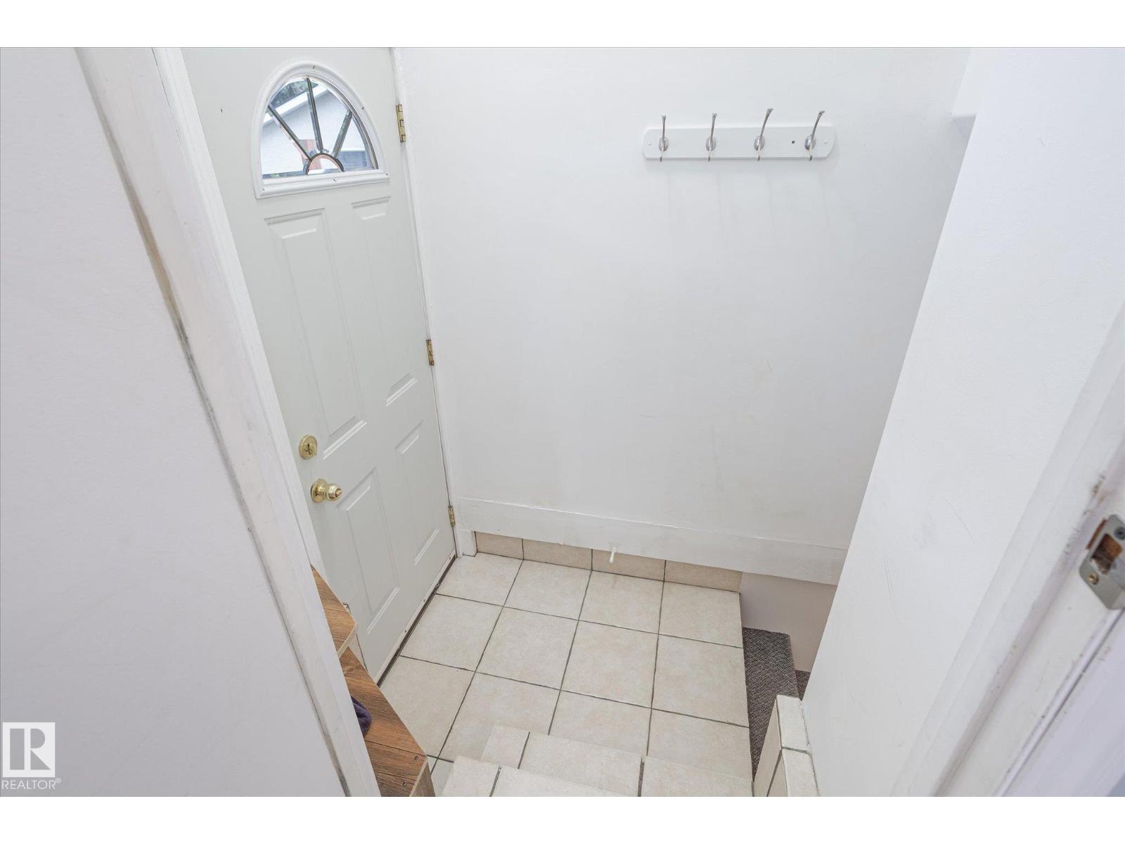 Photo 15 of 11615 71 St Nw, Edmonton AB