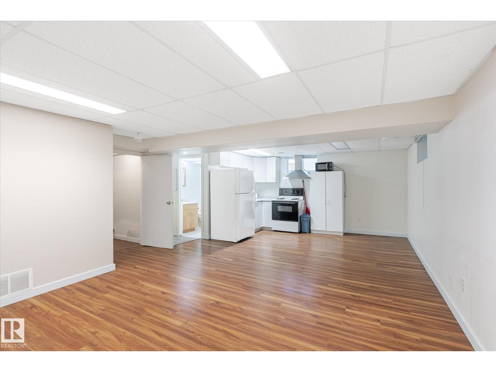 Photo 17 of 11615 71 St Nw, Edmonton AB