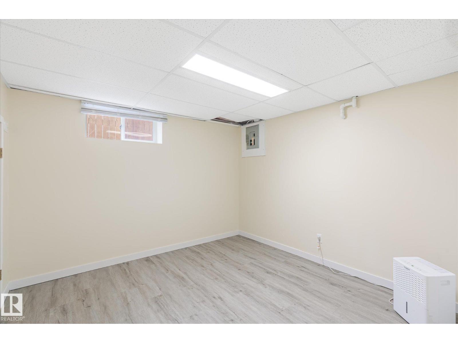 Photo 22 of 11615 71 St Nw, Edmonton AB