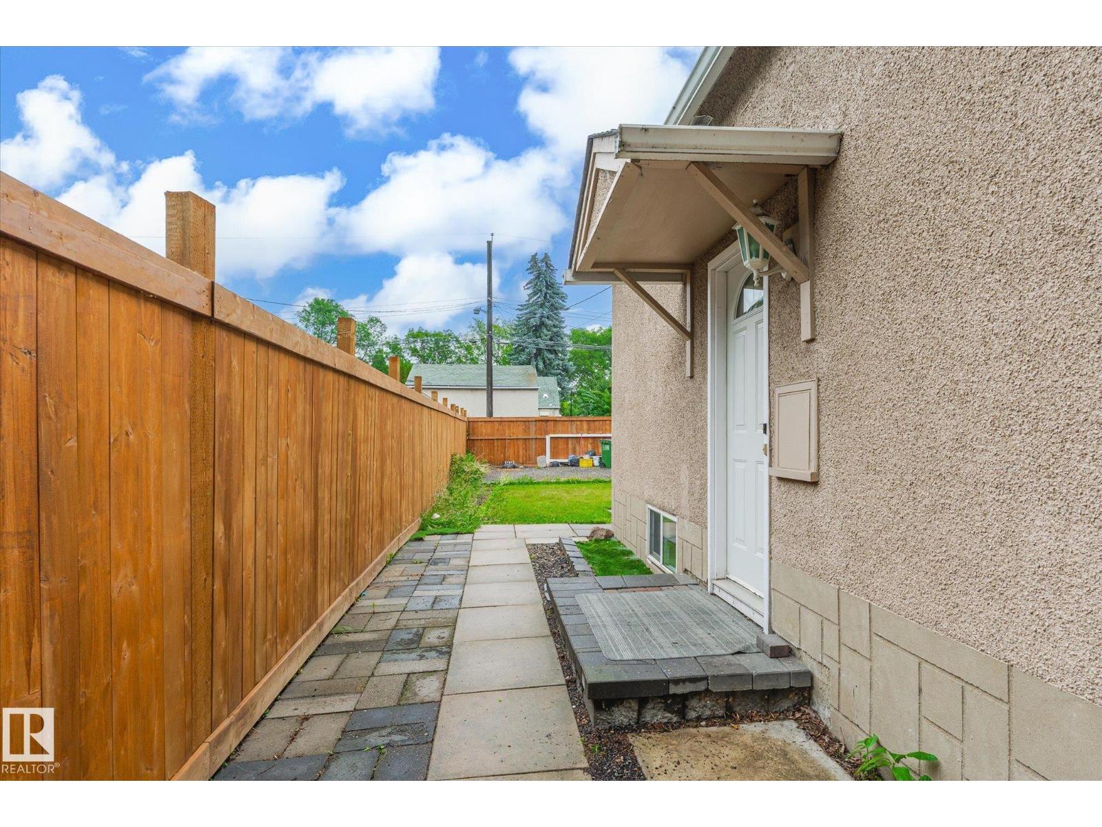 Photo 29 of 11615 71 St Nw, Edmonton AB