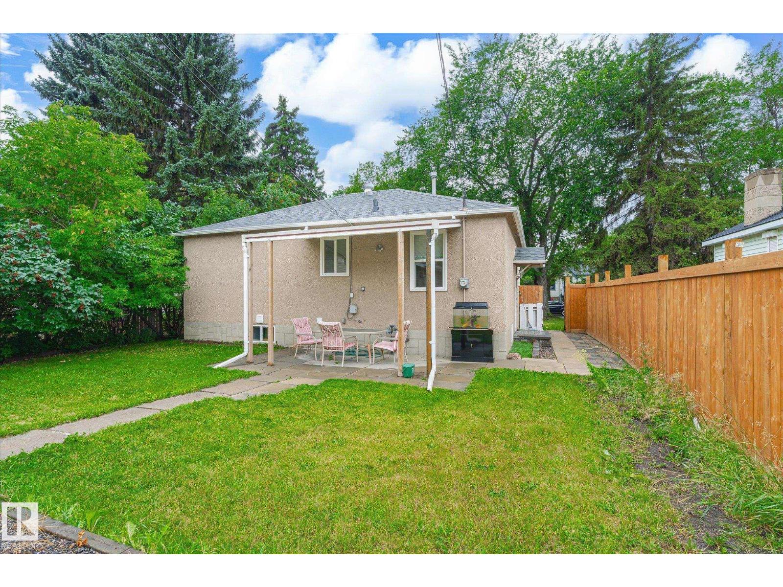 Photo 31 of 11615 71 St Nw, Edmonton AB