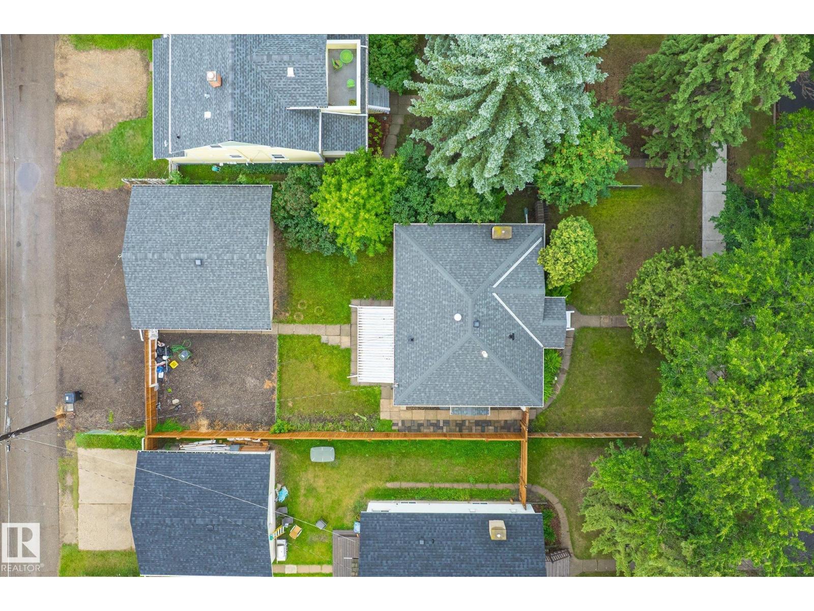 Photo 39 of 11615 71 St Nw, Edmonton AB