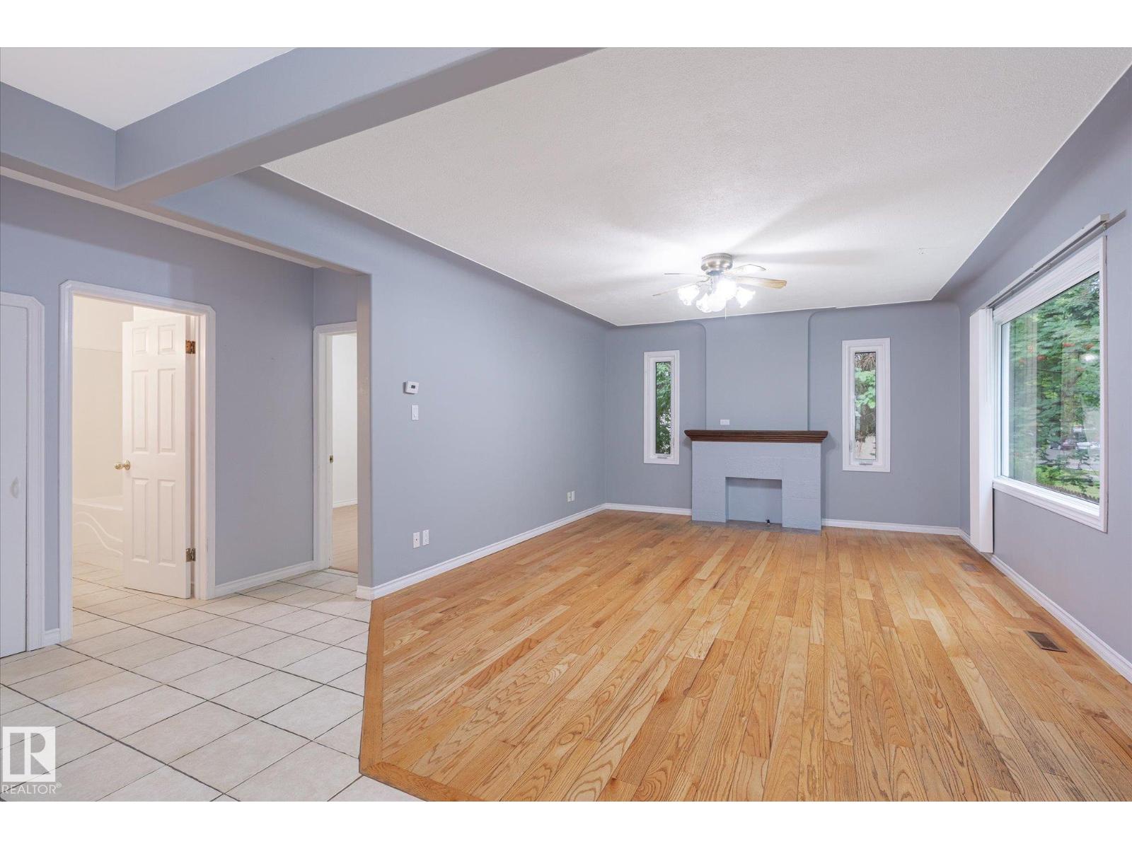 Photo 4 of 11615 71 St Nw, Edmonton AB