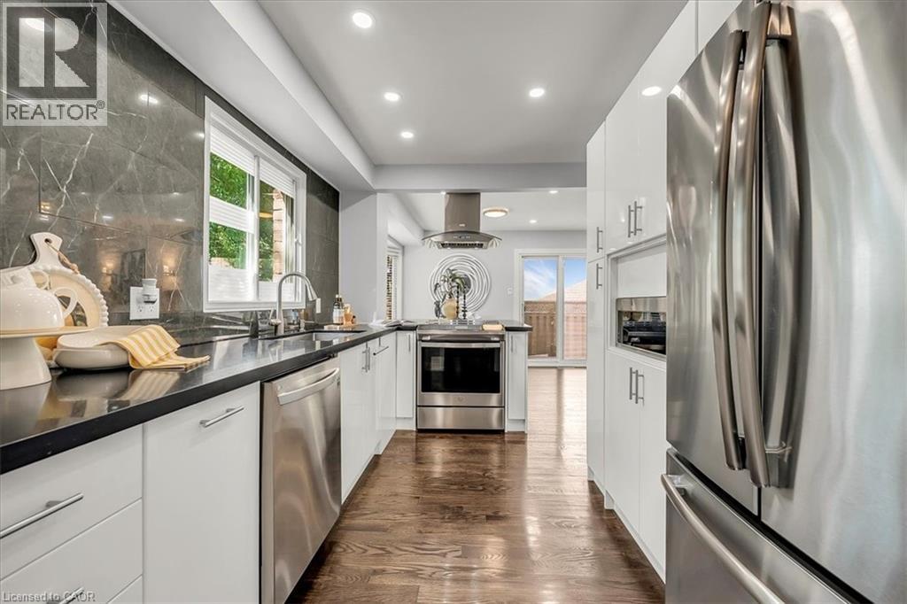 Photo 13 of 301 Odonoghue Avenue, Oakville ON
