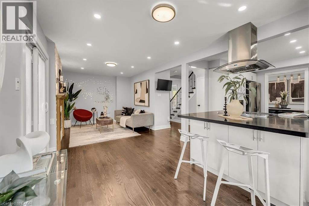 Photo 18 of 301 Odonoghue Avenue, Oakville ON