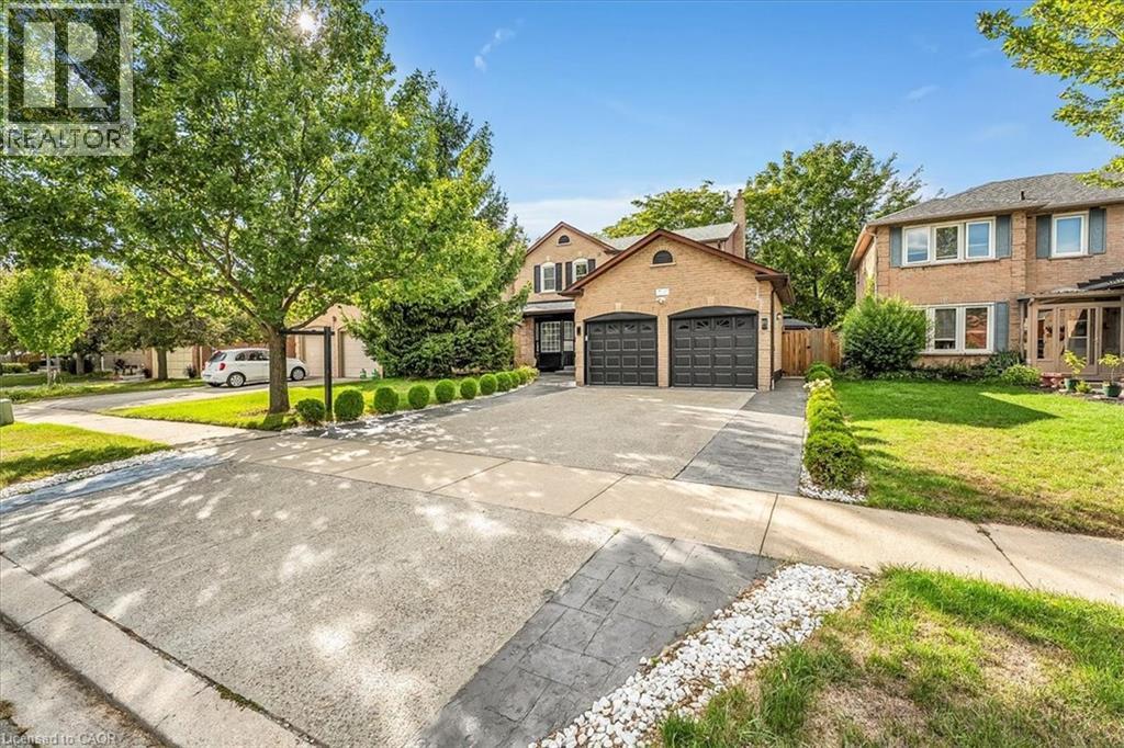 Photo 2 of 301 Odonoghue Avenue, Oakville ON