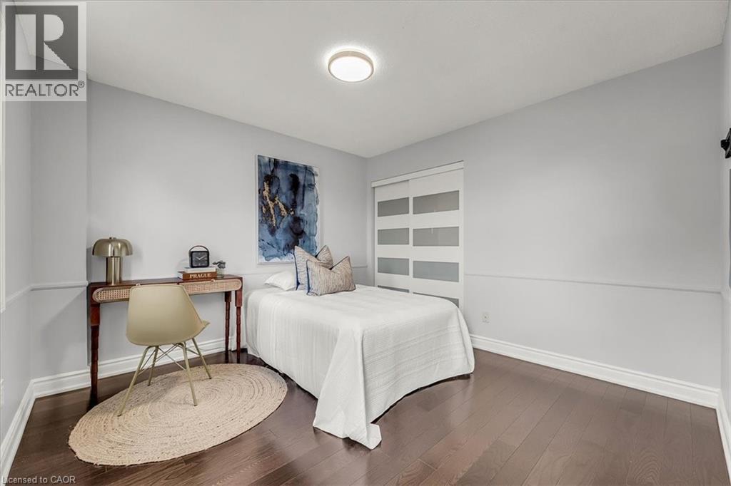 Photo 30 of 301 Odonoghue Avenue, Oakville ON