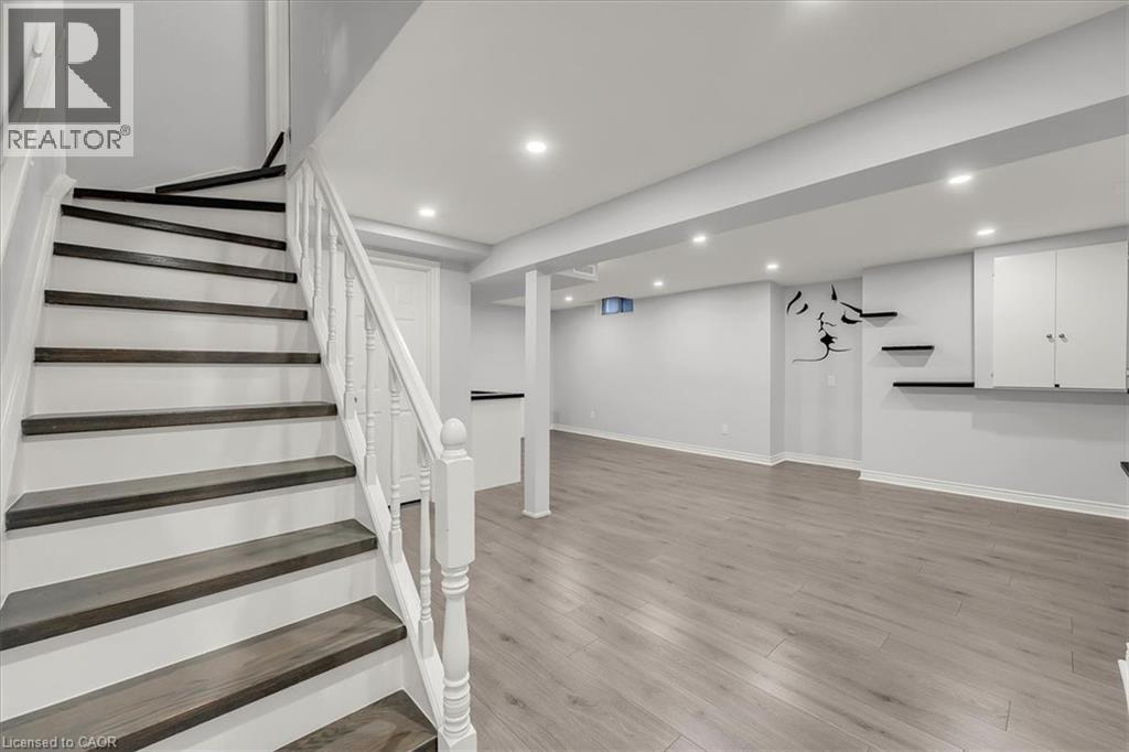 Photo 32 of 301 Odonoghue Avenue, Oakville ON