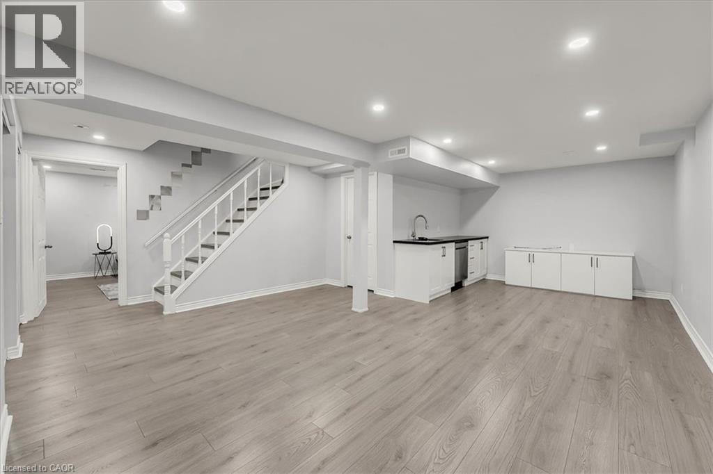 Photo 33 of 301 Odonoghue Avenue, Oakville ON