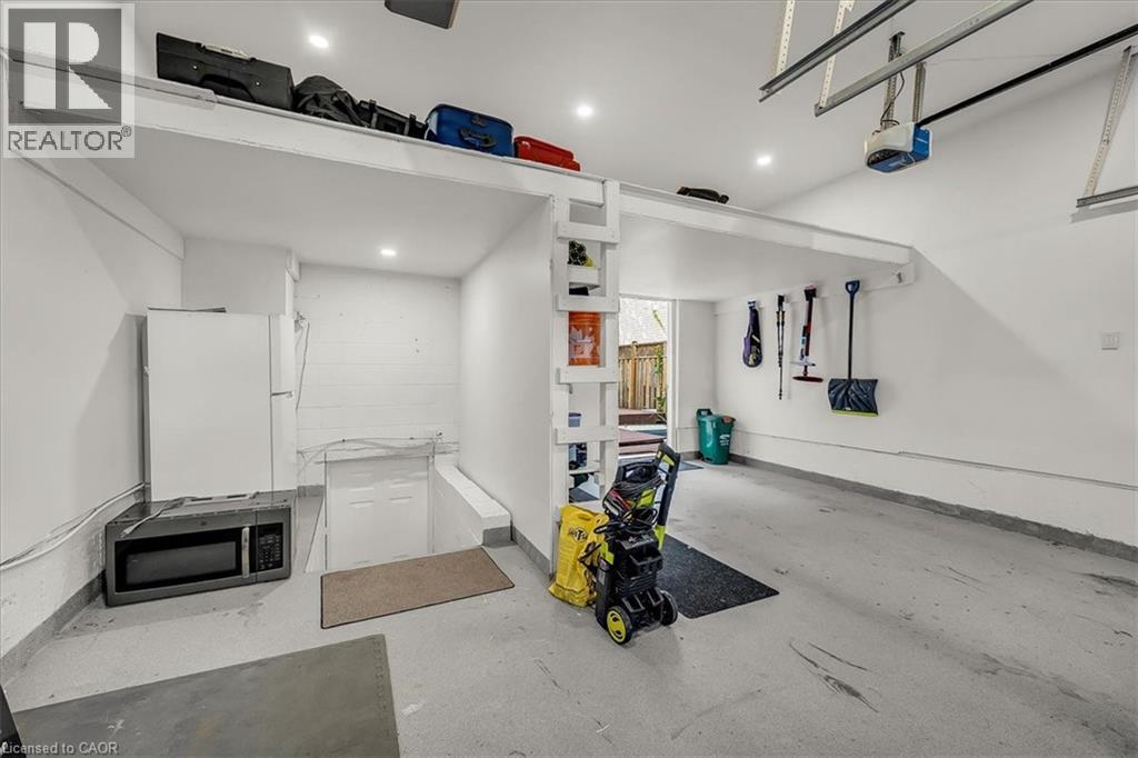 Photo 38 of 301 Odonoghue Avenue, Oakville ON