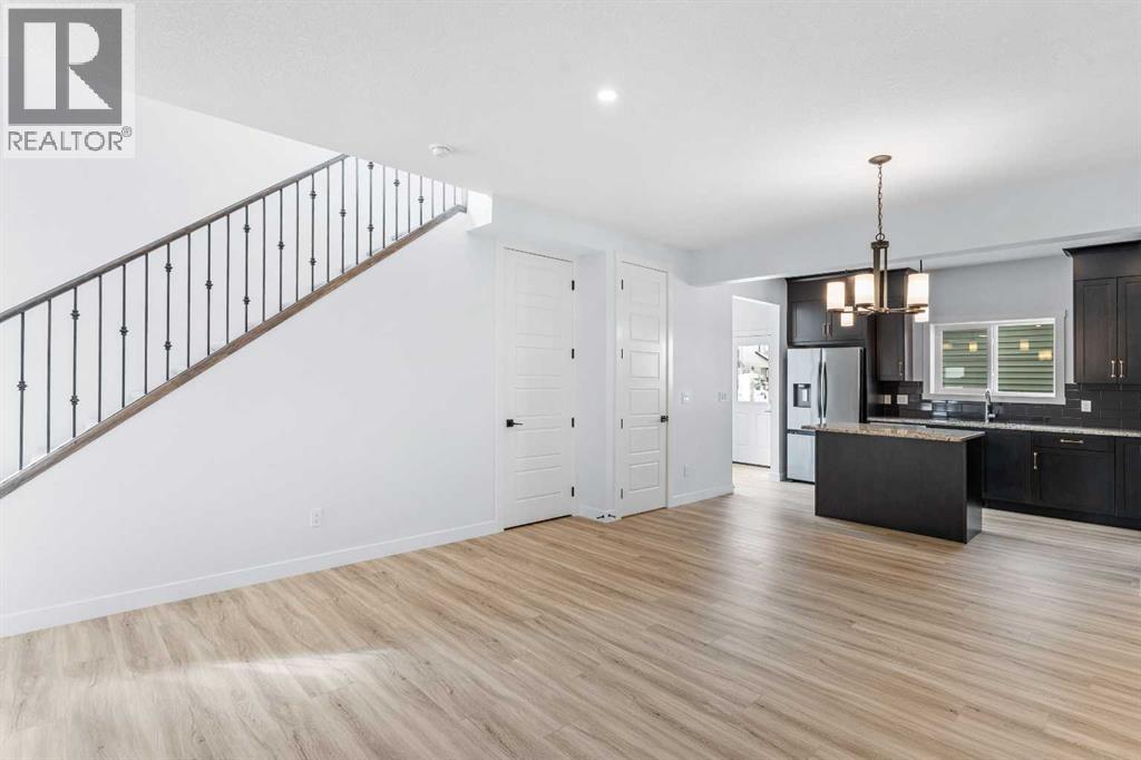 Photo 10 of 617 Baywater Manor Sw, Airdrie AB