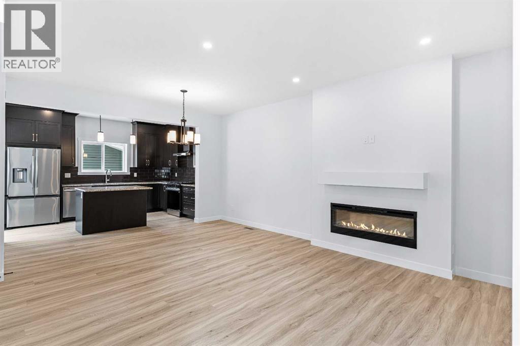 Photo 7 of 617 Baywater Manor Sw, Airdrie AB