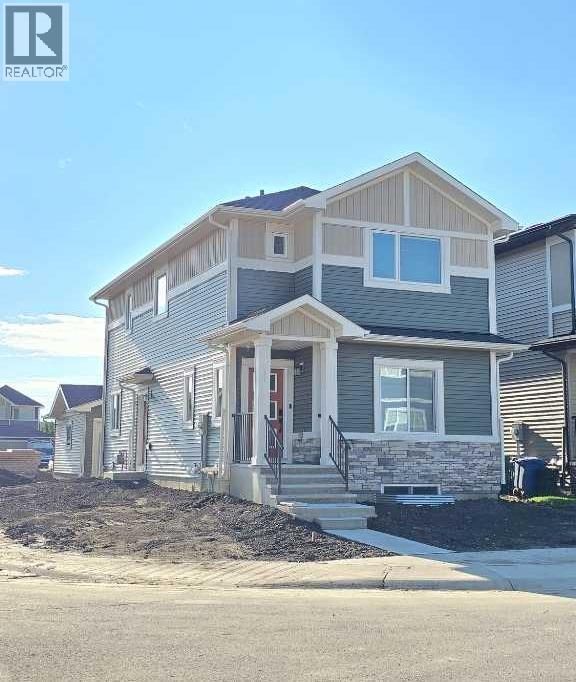 Photo 35 of 617 Baywater Manor Sw, Airdrie AB
