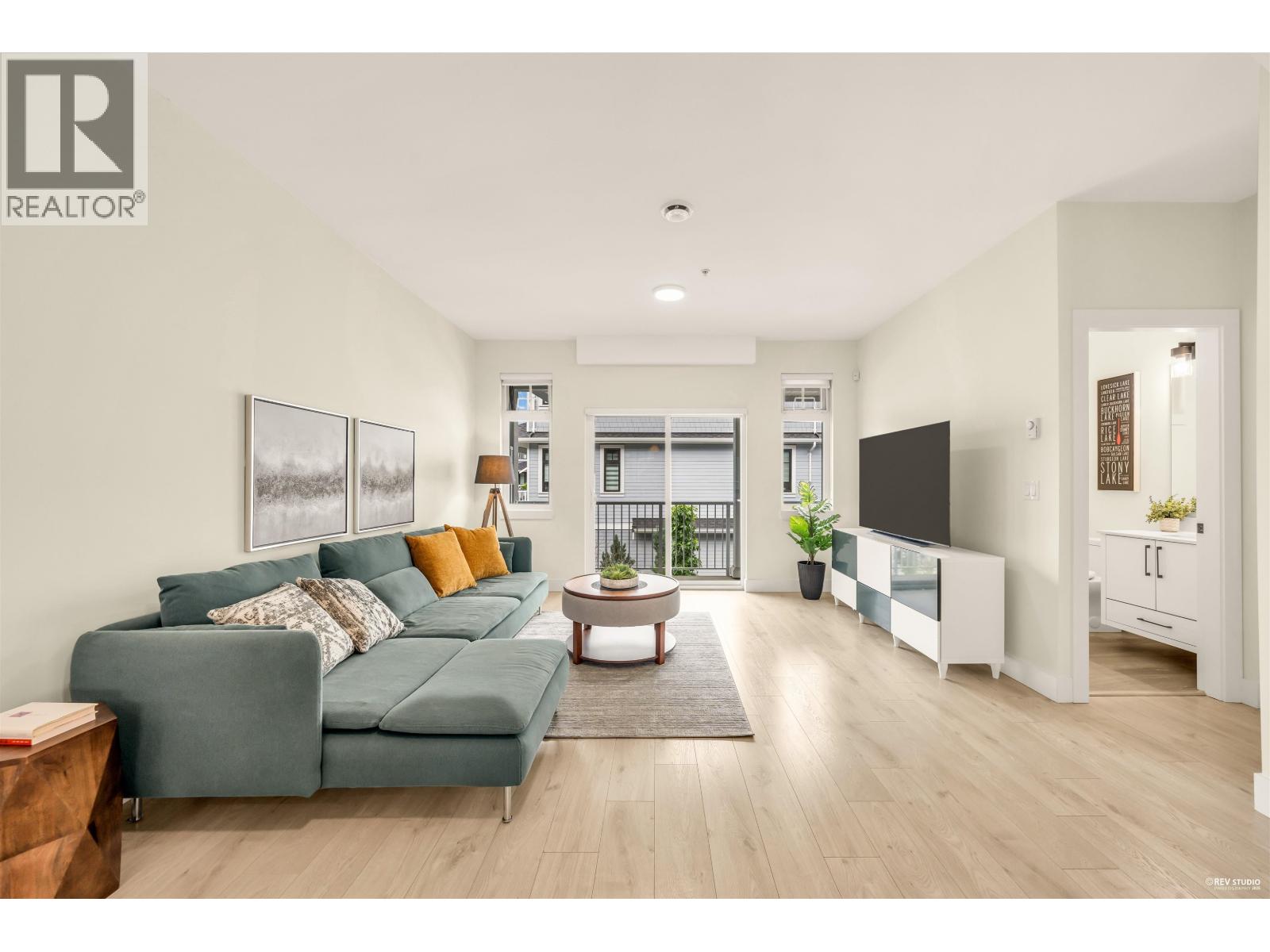 Photo 2 of 30 769 Ota Avenue, New Westminster BC